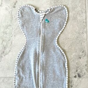 Love to Dream Original Swaddle SMALL Gray w Stripe Trim. 1-3M Excellent